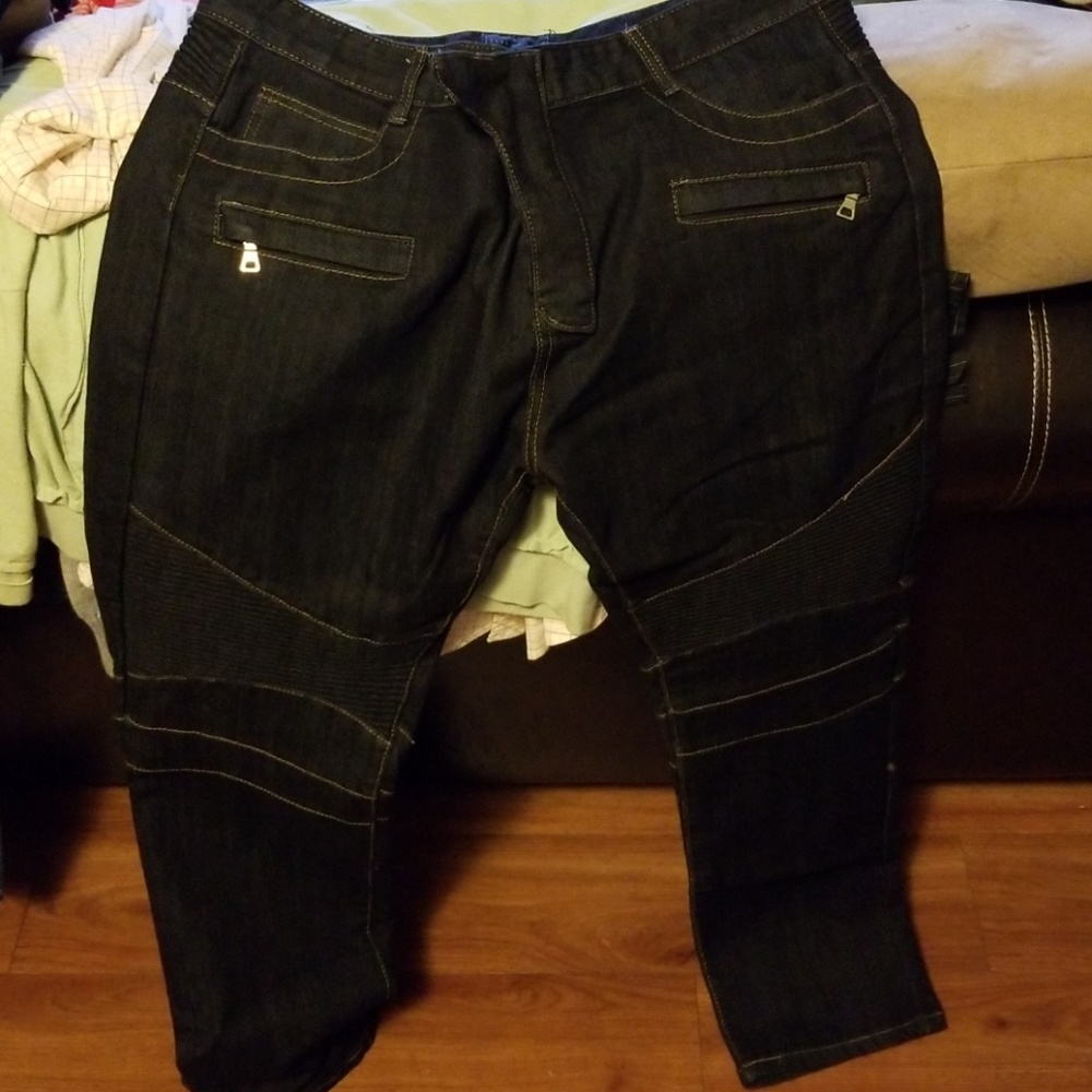 Jeans - Picture 2 of 8